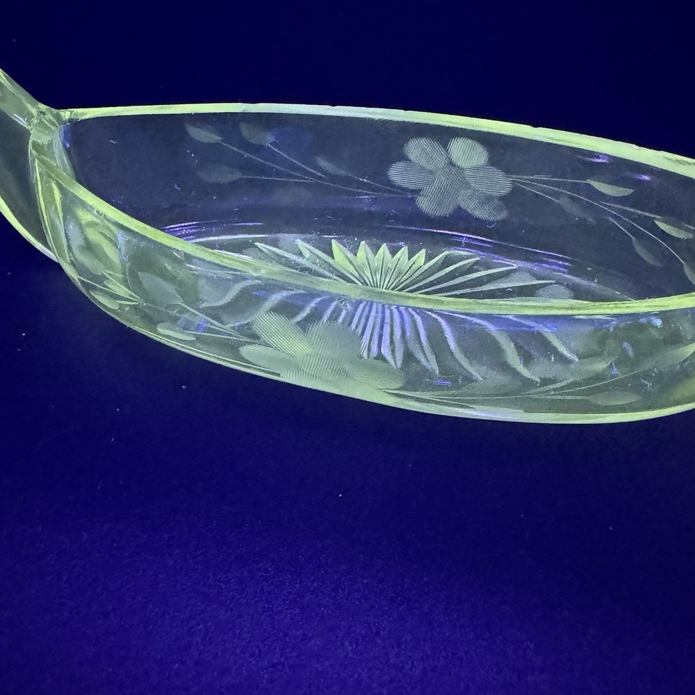Vtg Manganese‎ Cut Glass Canoe Floral Handled Pickle Nappy Dish Relish Bowl MCM - Picture 6 of 11